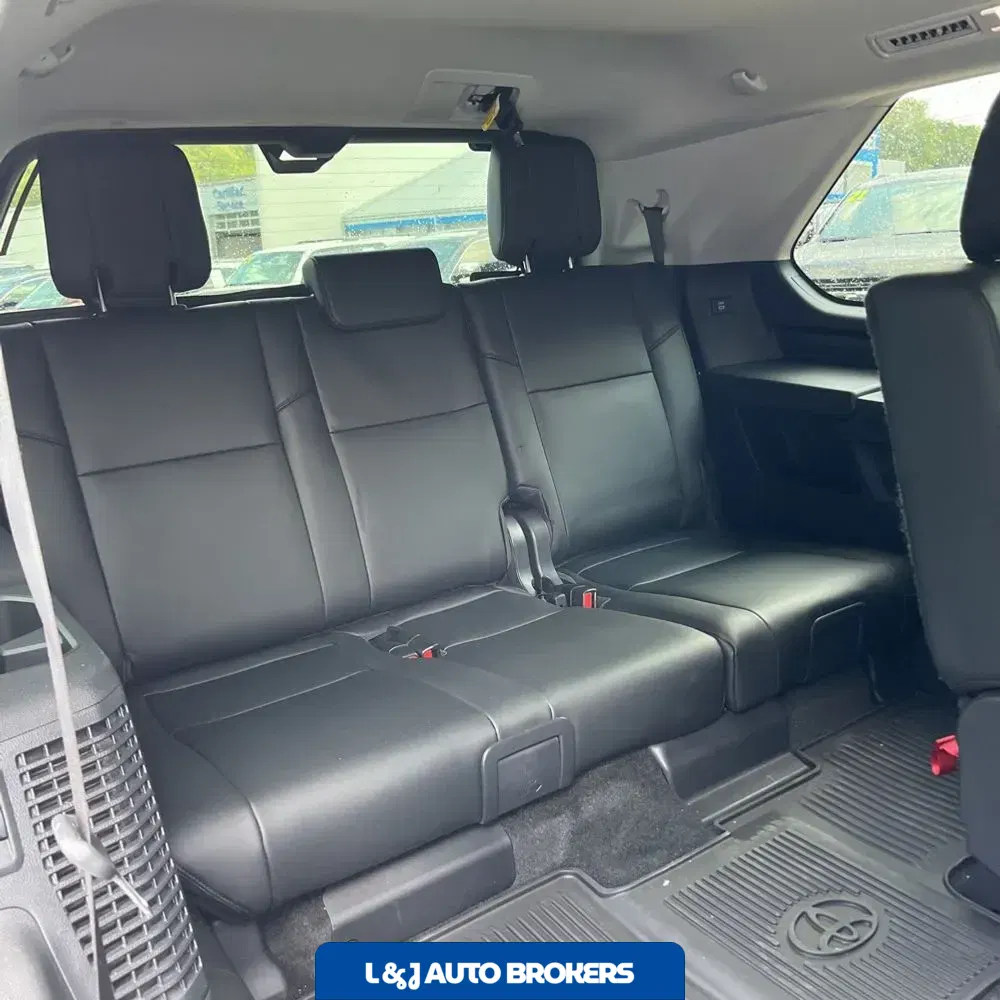 2024 Toyota Sequoia SR5
