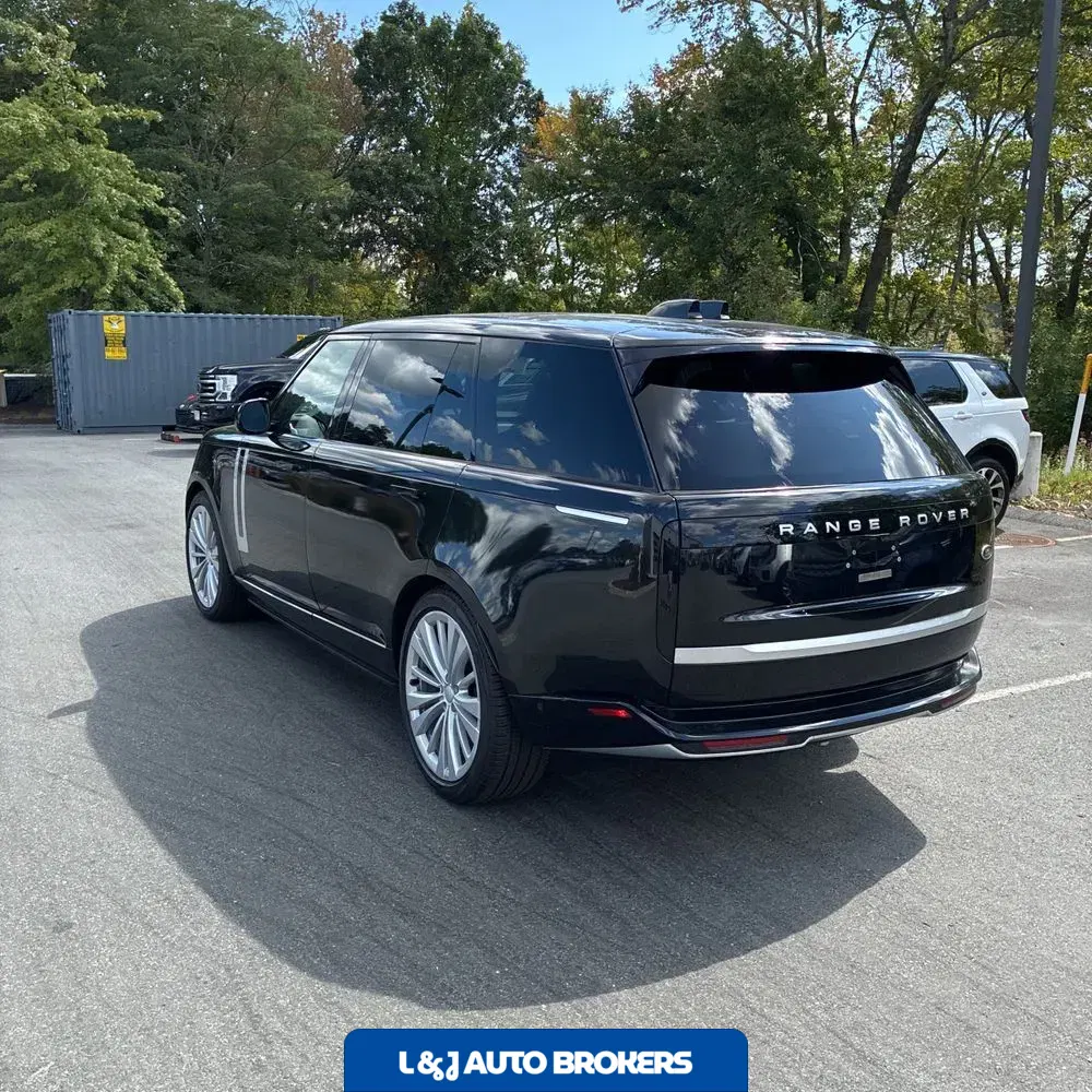 2023 Land Rover Range Rover P530 First Edition LWB