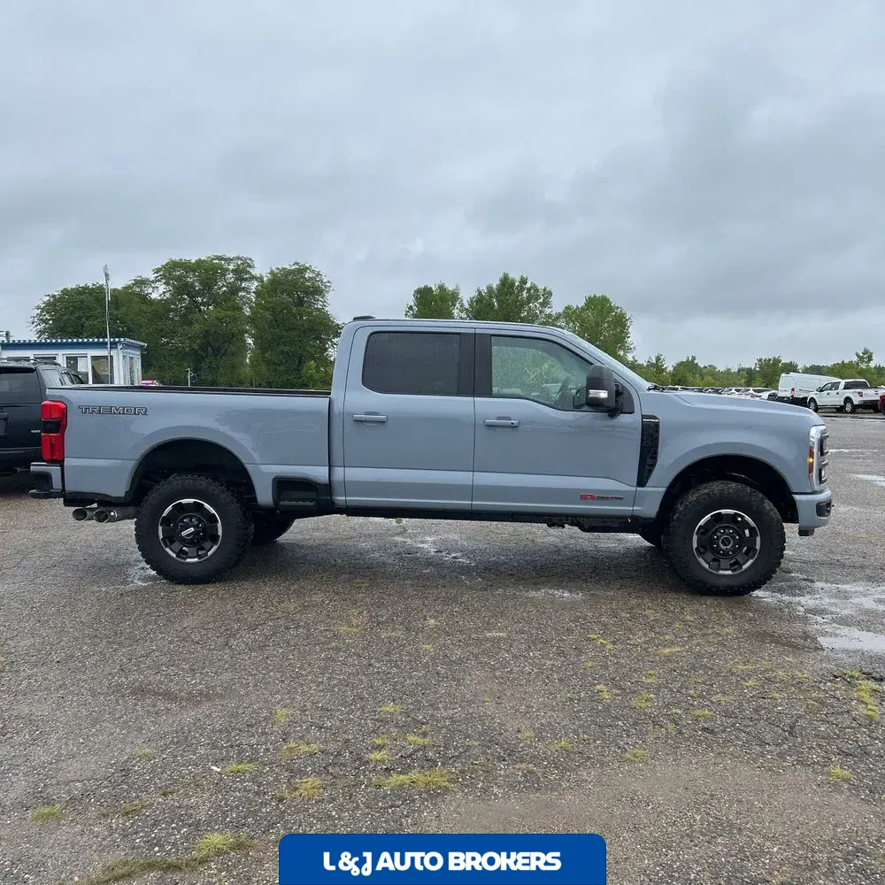 2025 Ford F250 S/D Platinum