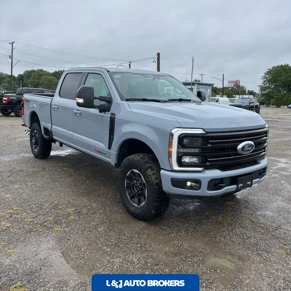 2025 Ford F250 S/D Platinum