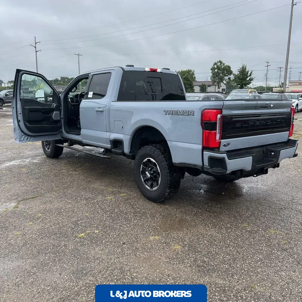 2025 Ford F250 S/D Platinum