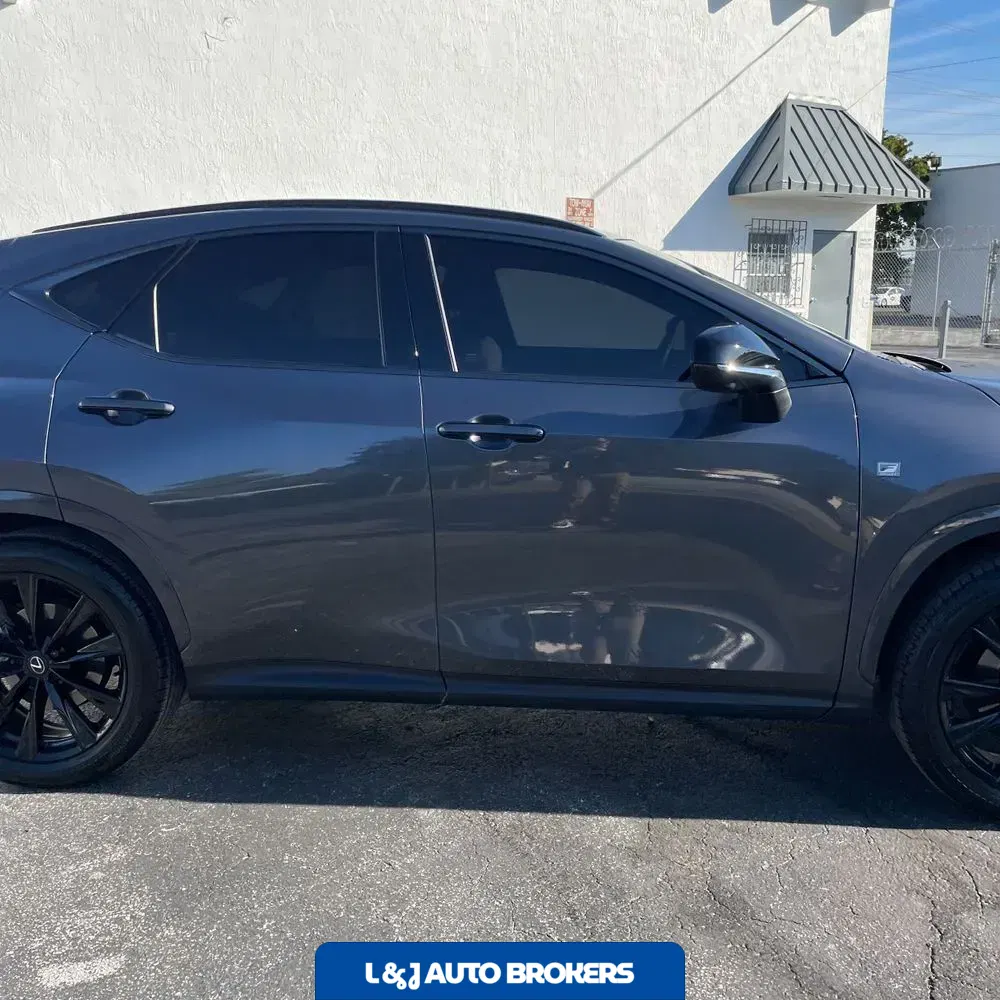 2025 Lexus NX 450h+ F SPORT Handling