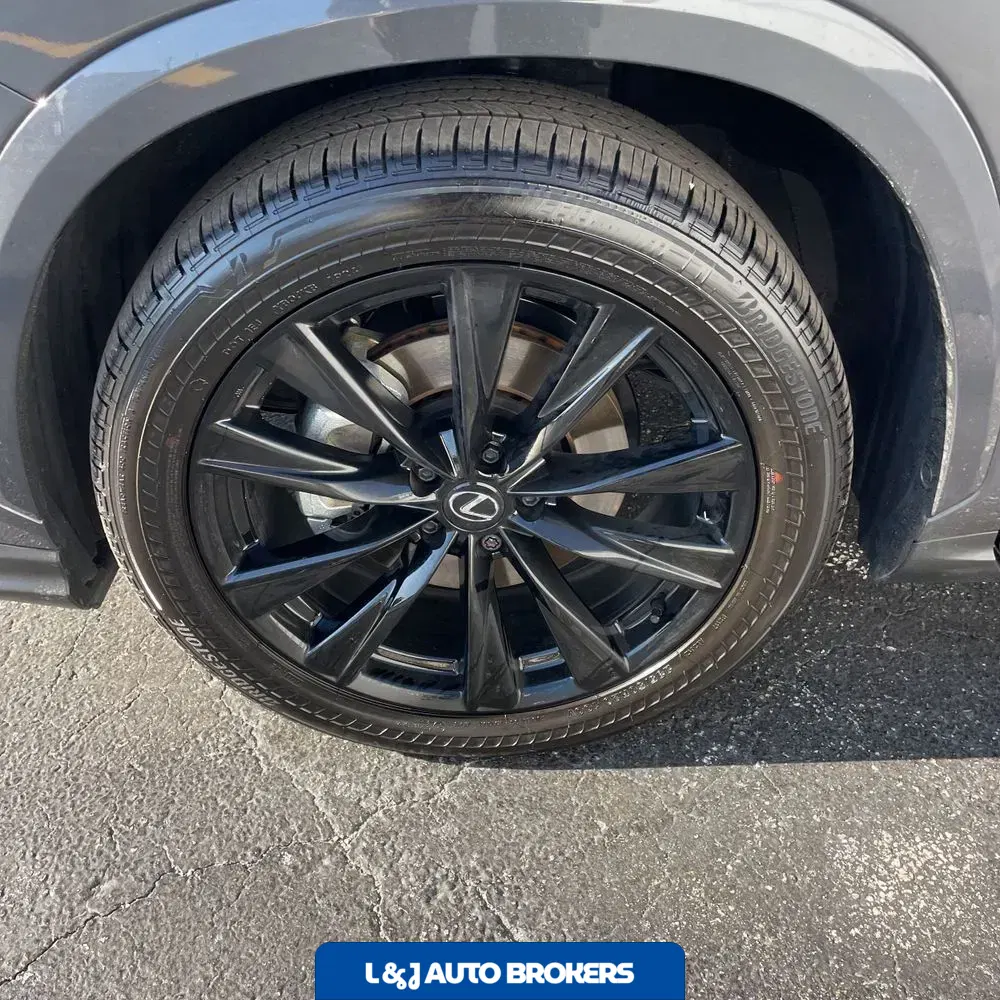 2025 Lexus NX 450h+ F SPORT Handling