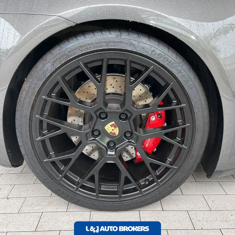 2023 Porsche 911 Carrera GTS