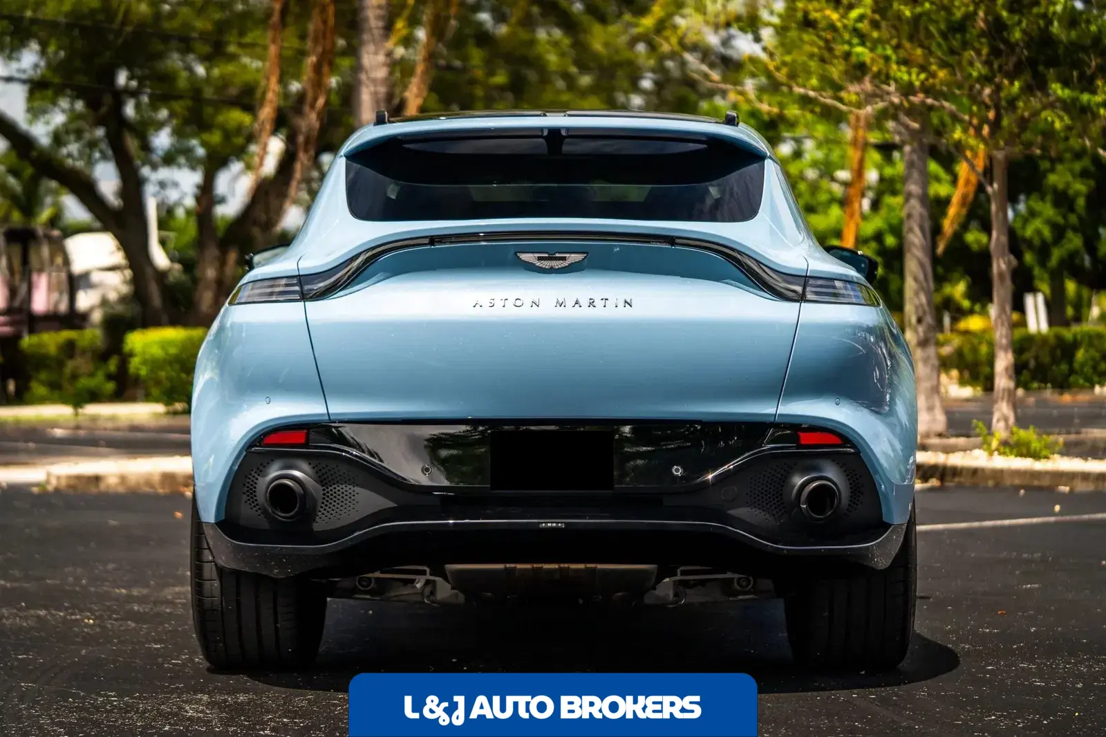 2022 Aston Martin DBX