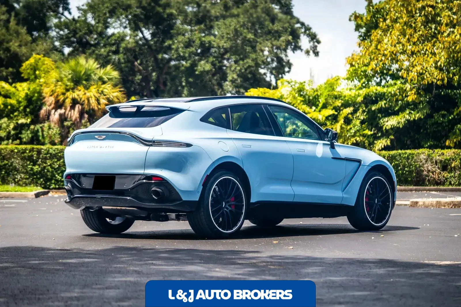 2022 Aston Martin DBX