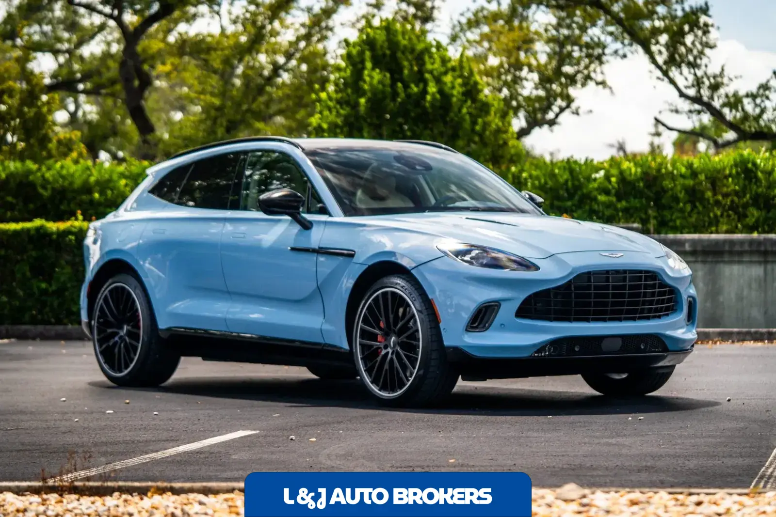 2022 Aston Martin DBX