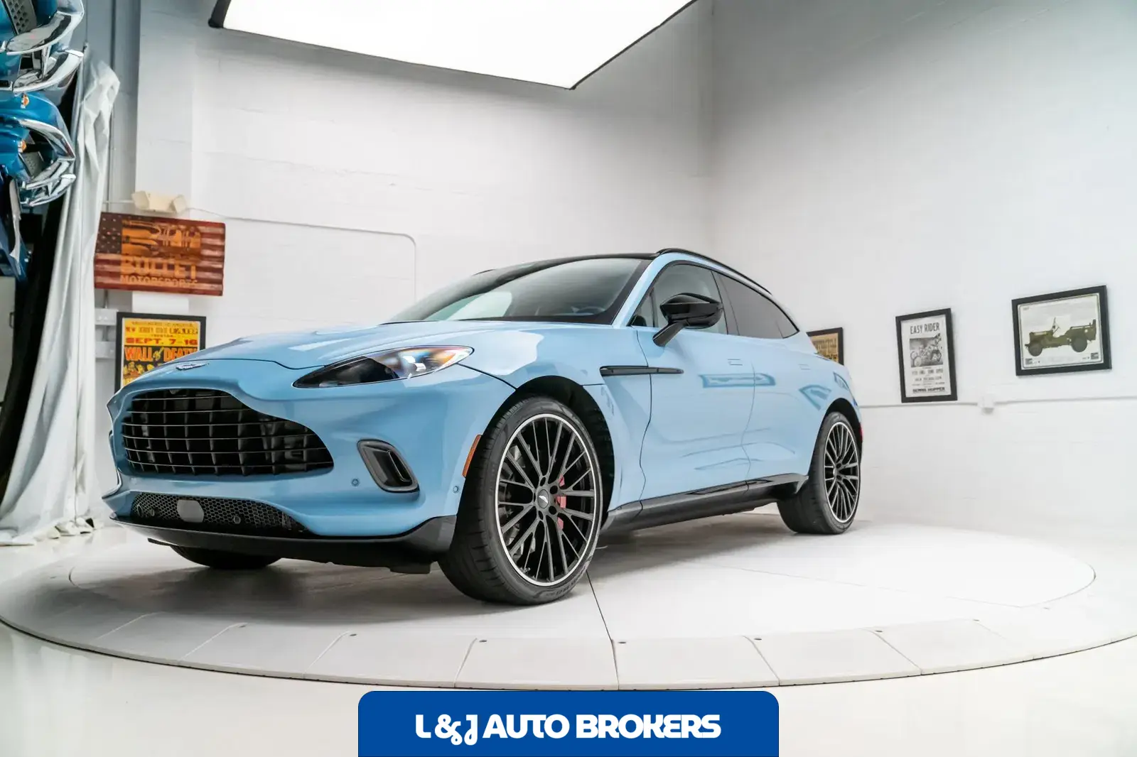 2022 Aston Martin DBX