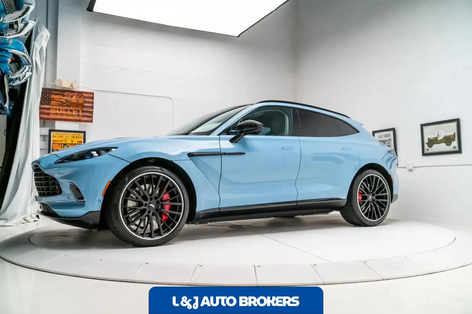 2022 Aston Martin DBX