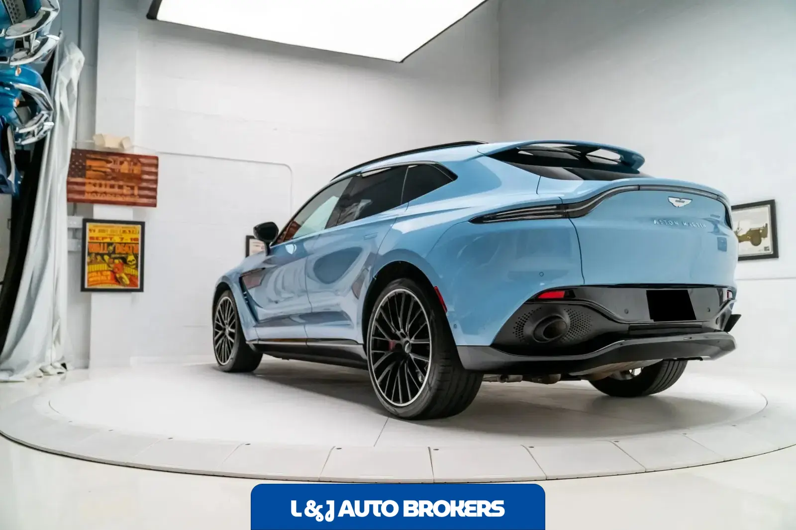 2022 Aston Martin DBX