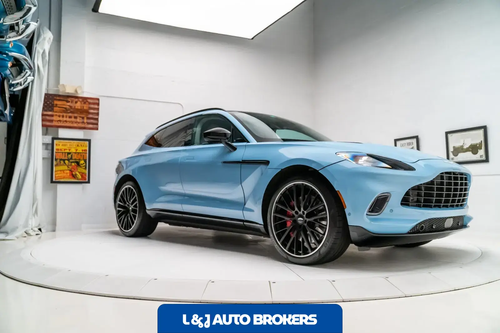 2022 Aston Martin DBX