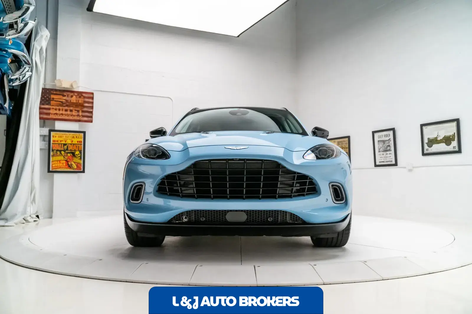 2022 Aston Martin DBX