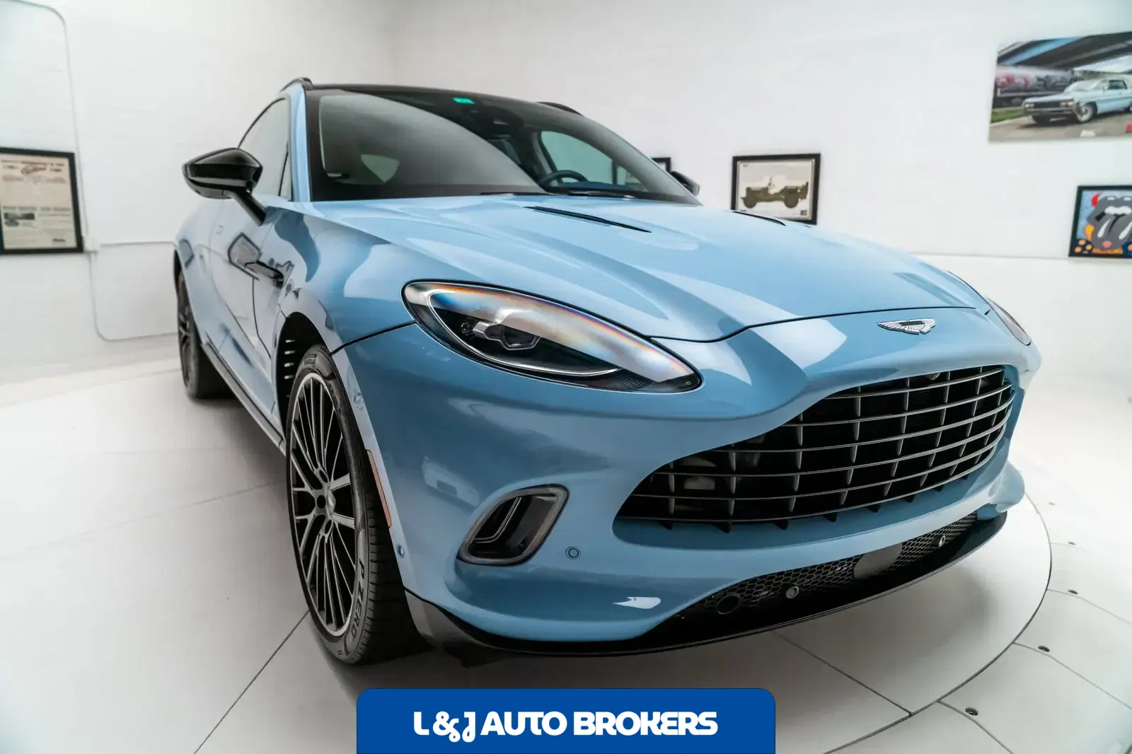 2022 Aston Martin DBX