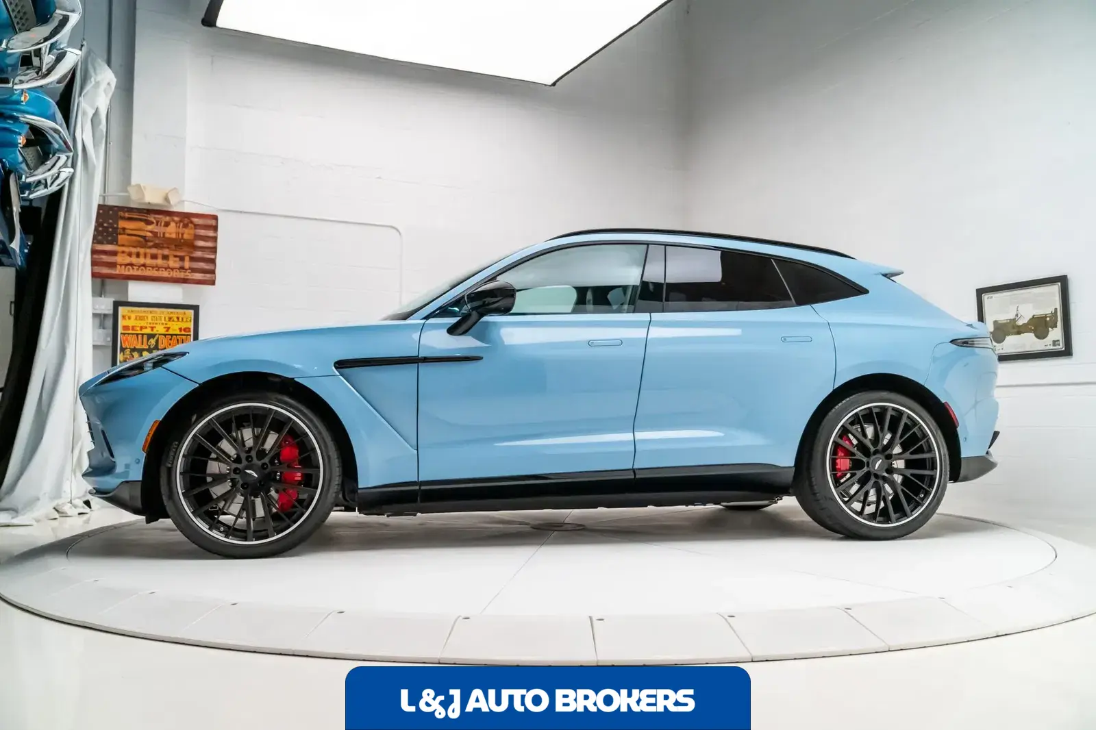 2022 Aston Martin DBX