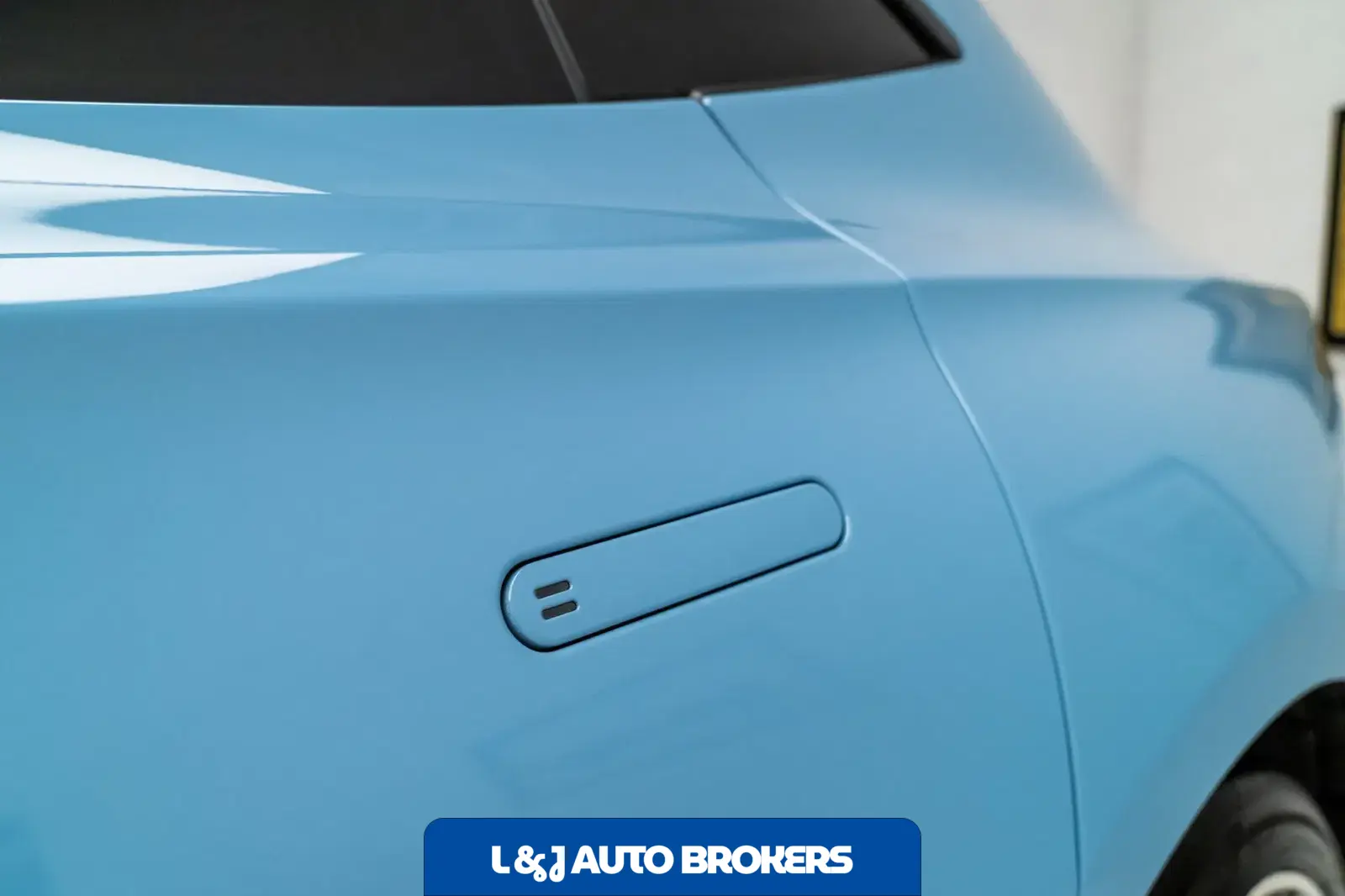 2022 Aston Martin DBX