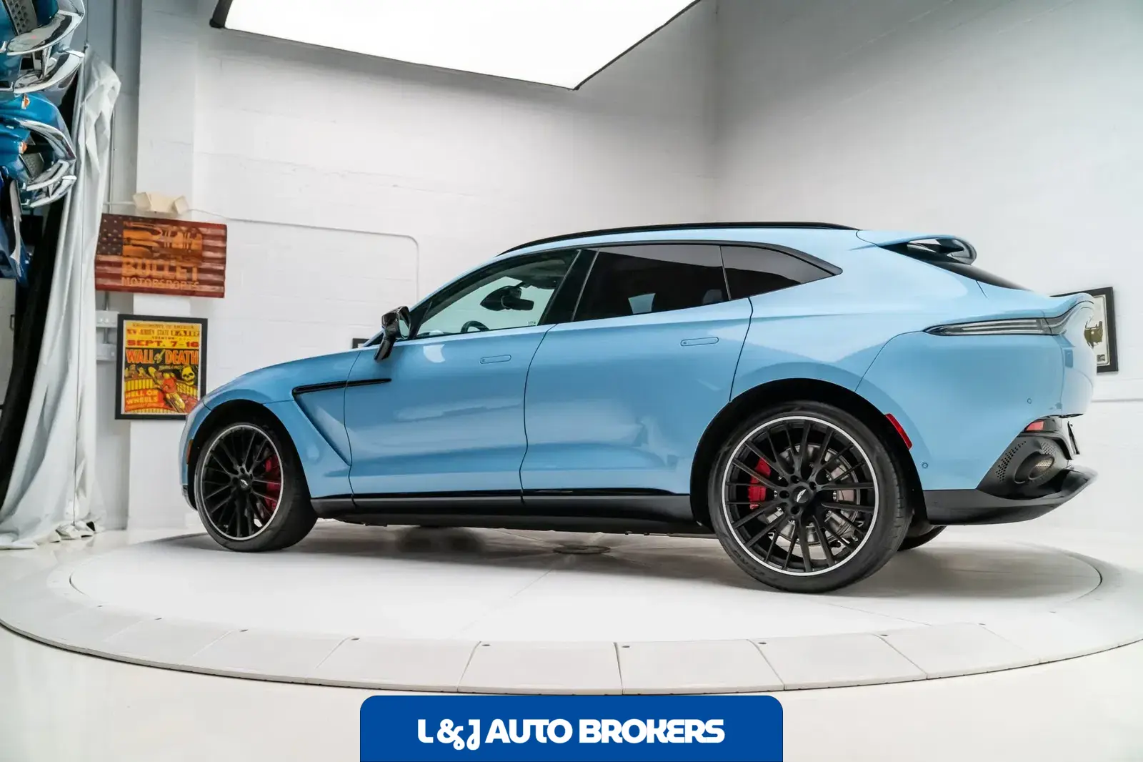 2022 Aston Martin DBX
