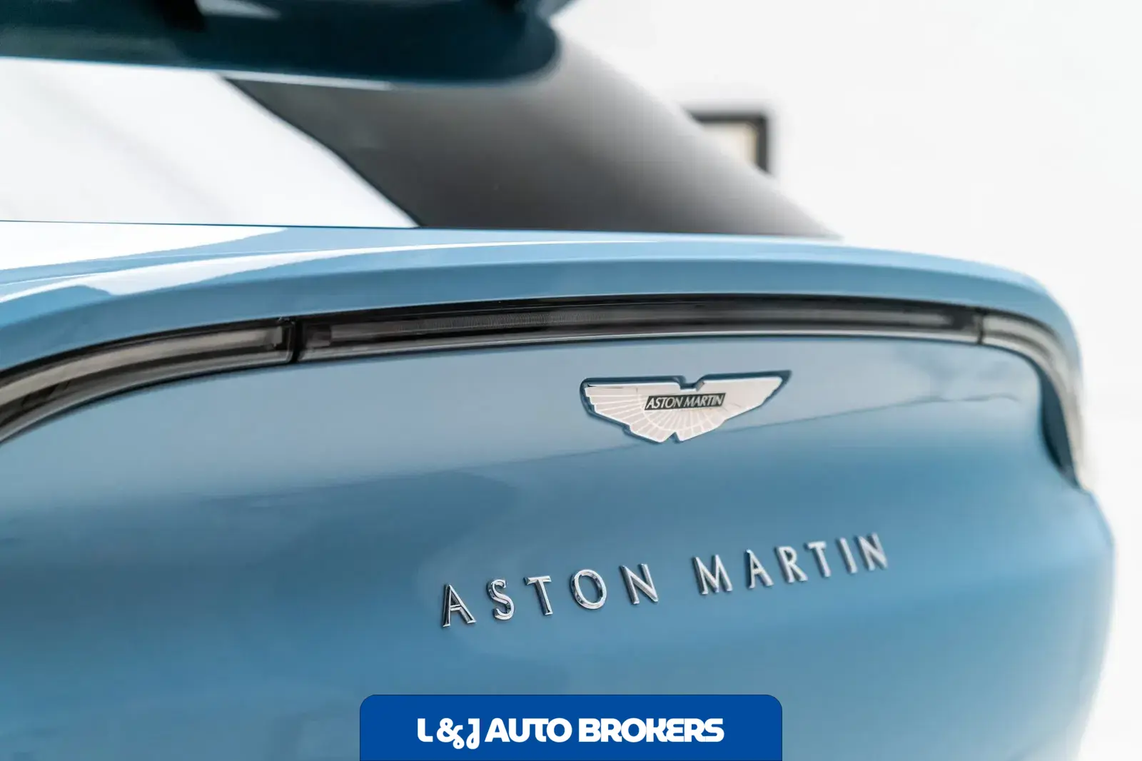 2022 Aston Martin DBX
