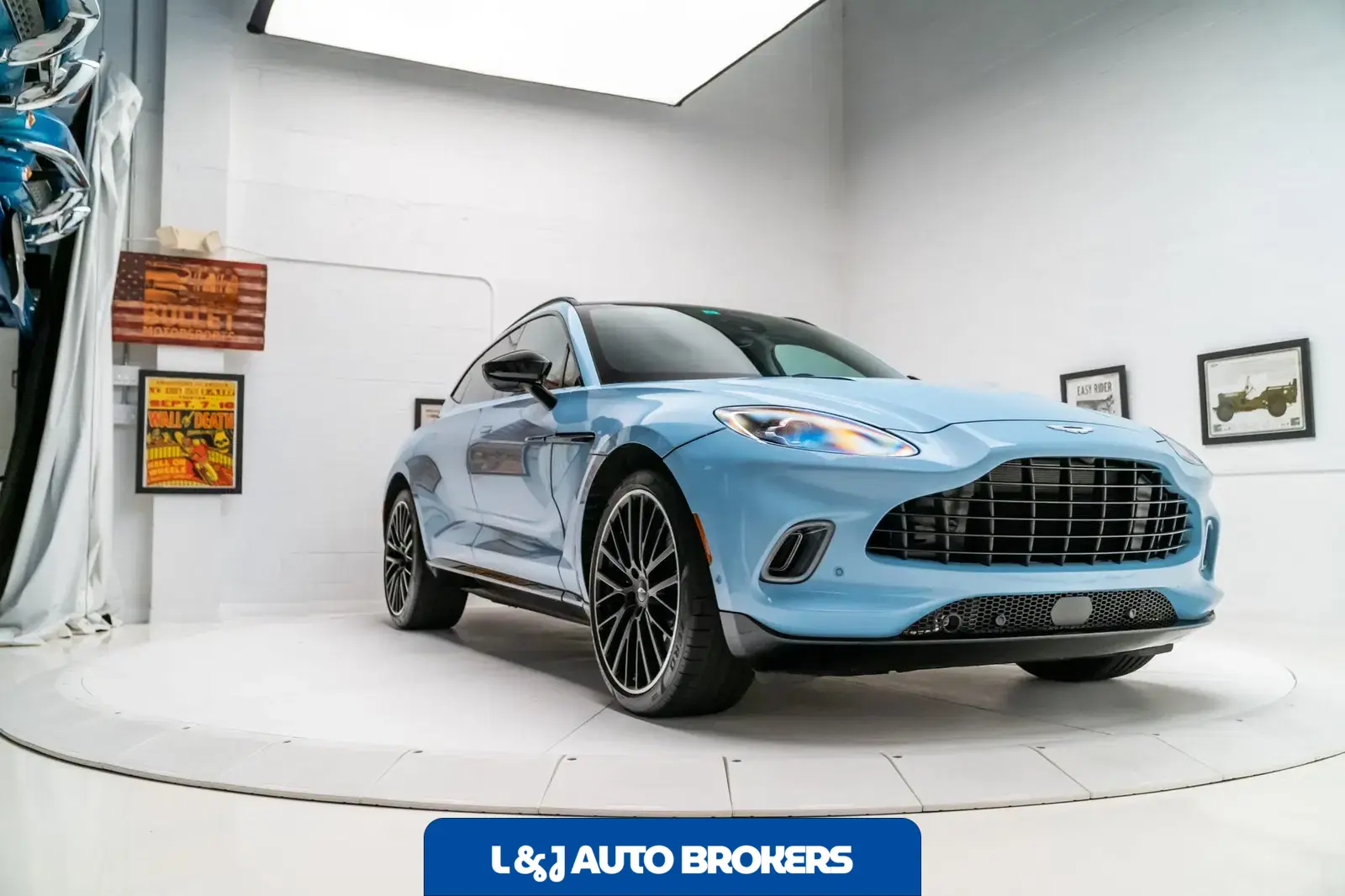2022 Aston Martin DBX