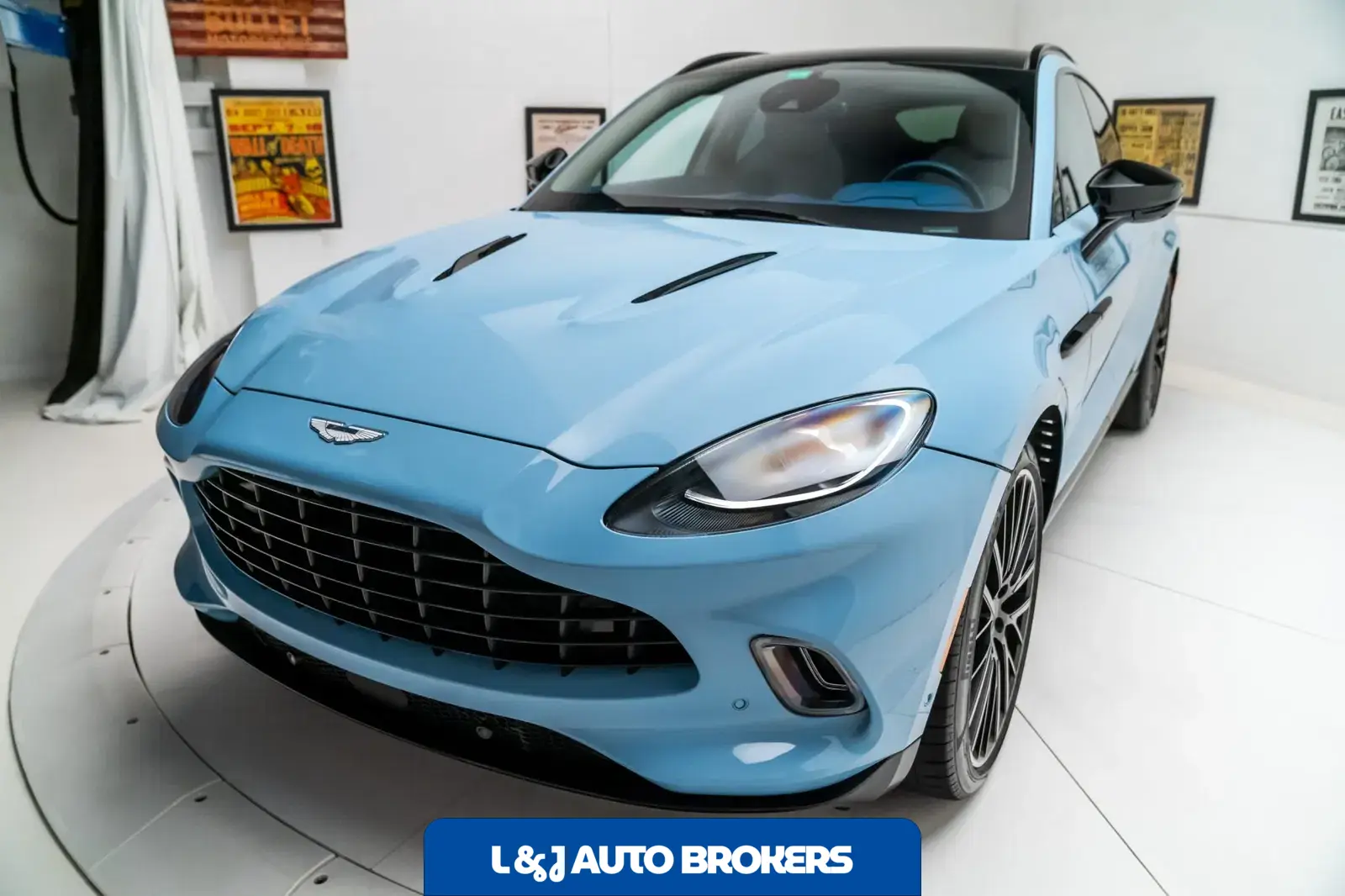 2022 Aston Martin DBX