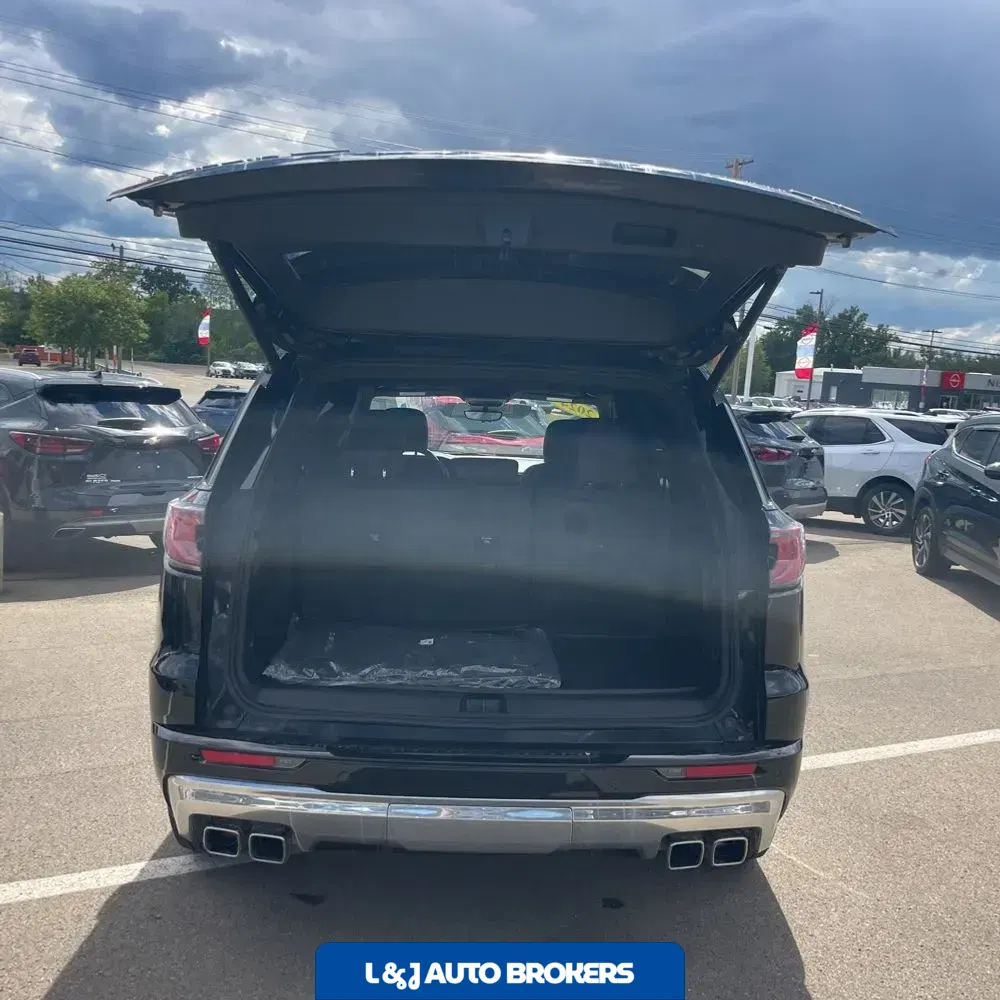 2024 GMC Acadia Denali