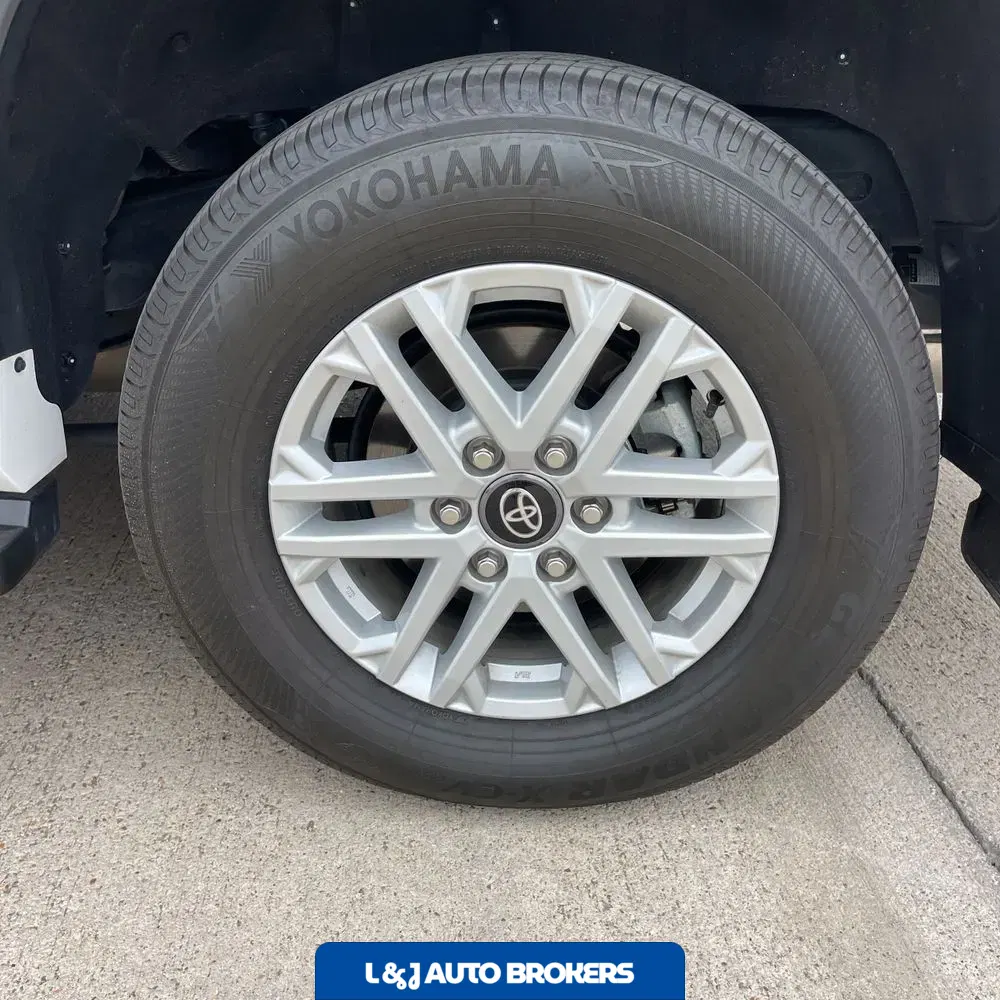 2025 Toyota Sequoia SR5