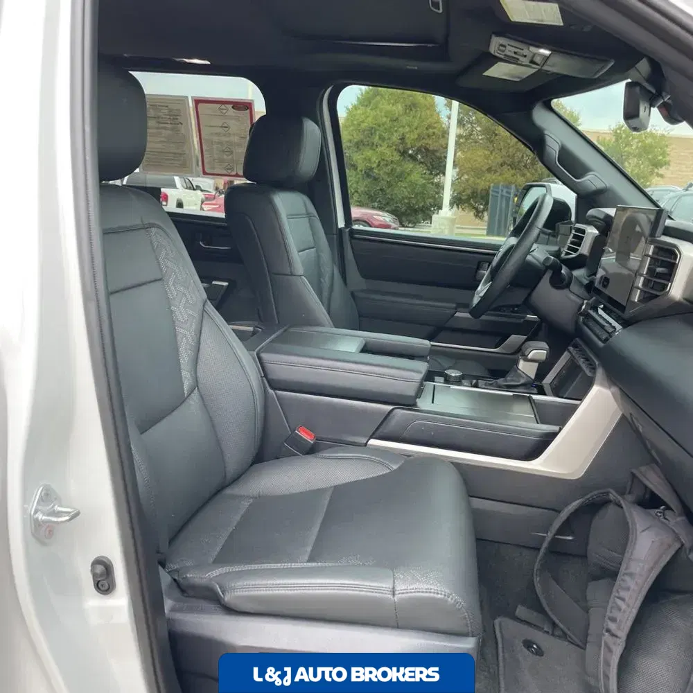 2025 Toyota Sequoia SR5