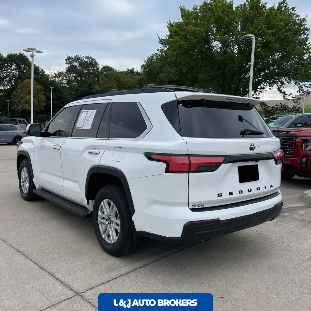 2025 Toyota Sequoia SR5