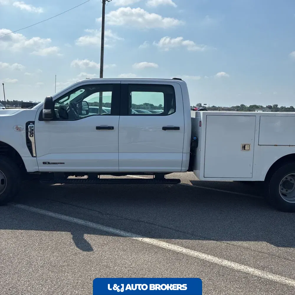2024 Ford S/D C/C F350 XL