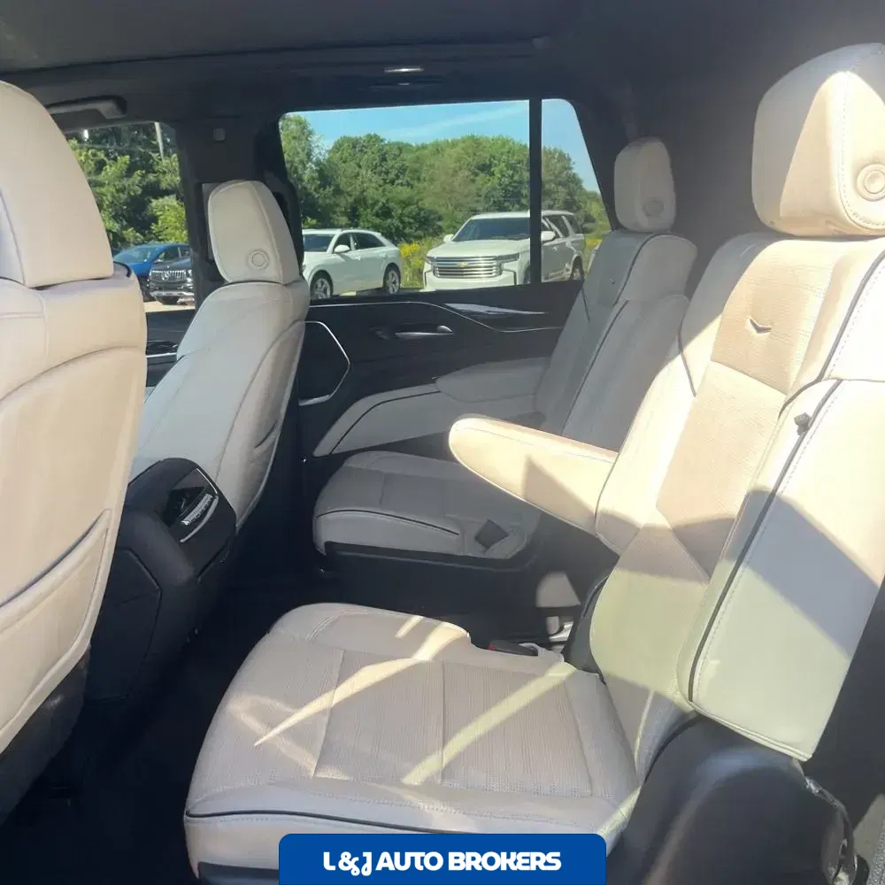 2023 Cadillac Escalade Sport