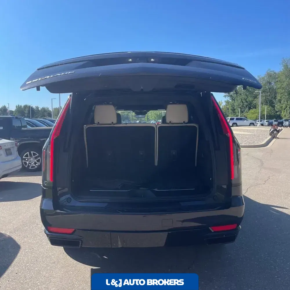 2023 Cadillac Escalade Sport