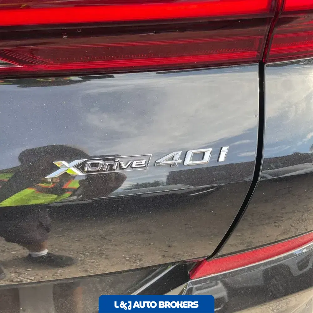 2024 BMW X6 XDrive40i