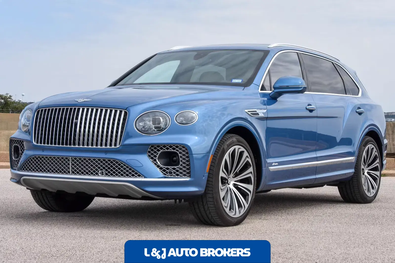2023 Bentley Bentayga Azure V8
