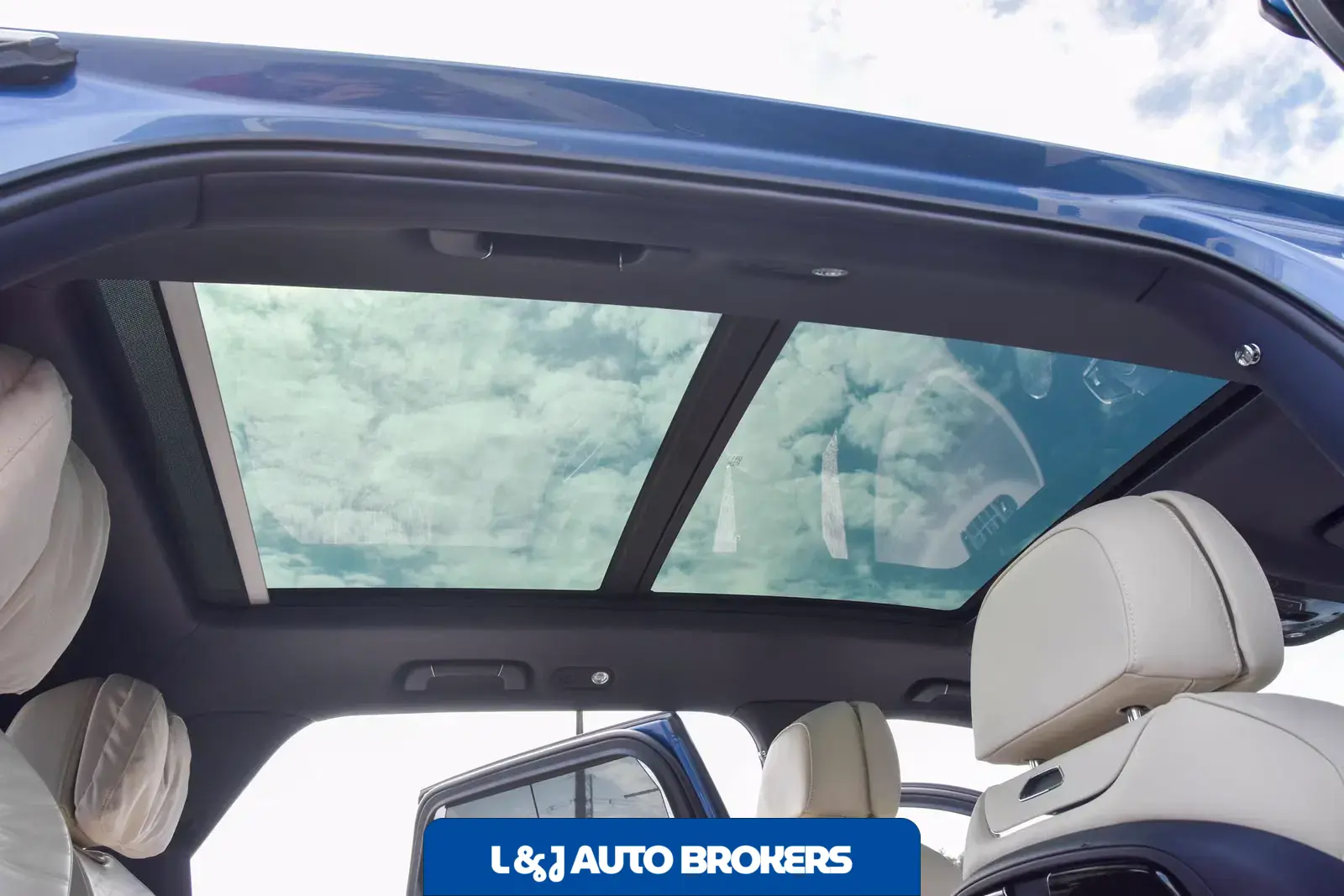 2023 Bentley Bentayga Azure V8