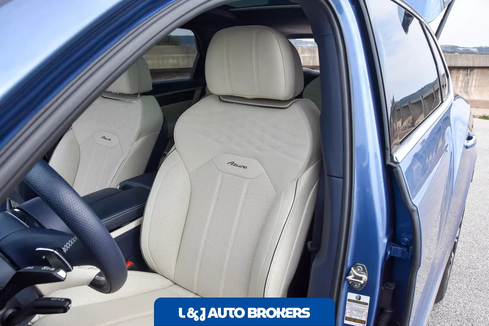 2023 Bentley Bentayga Azure V8