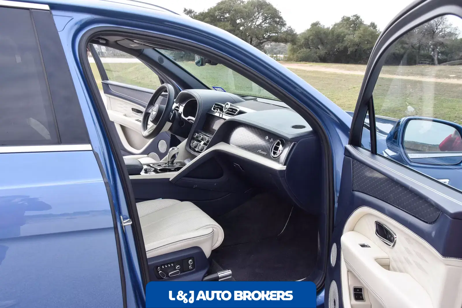 2023 Bentley Bentayga Azure V8
