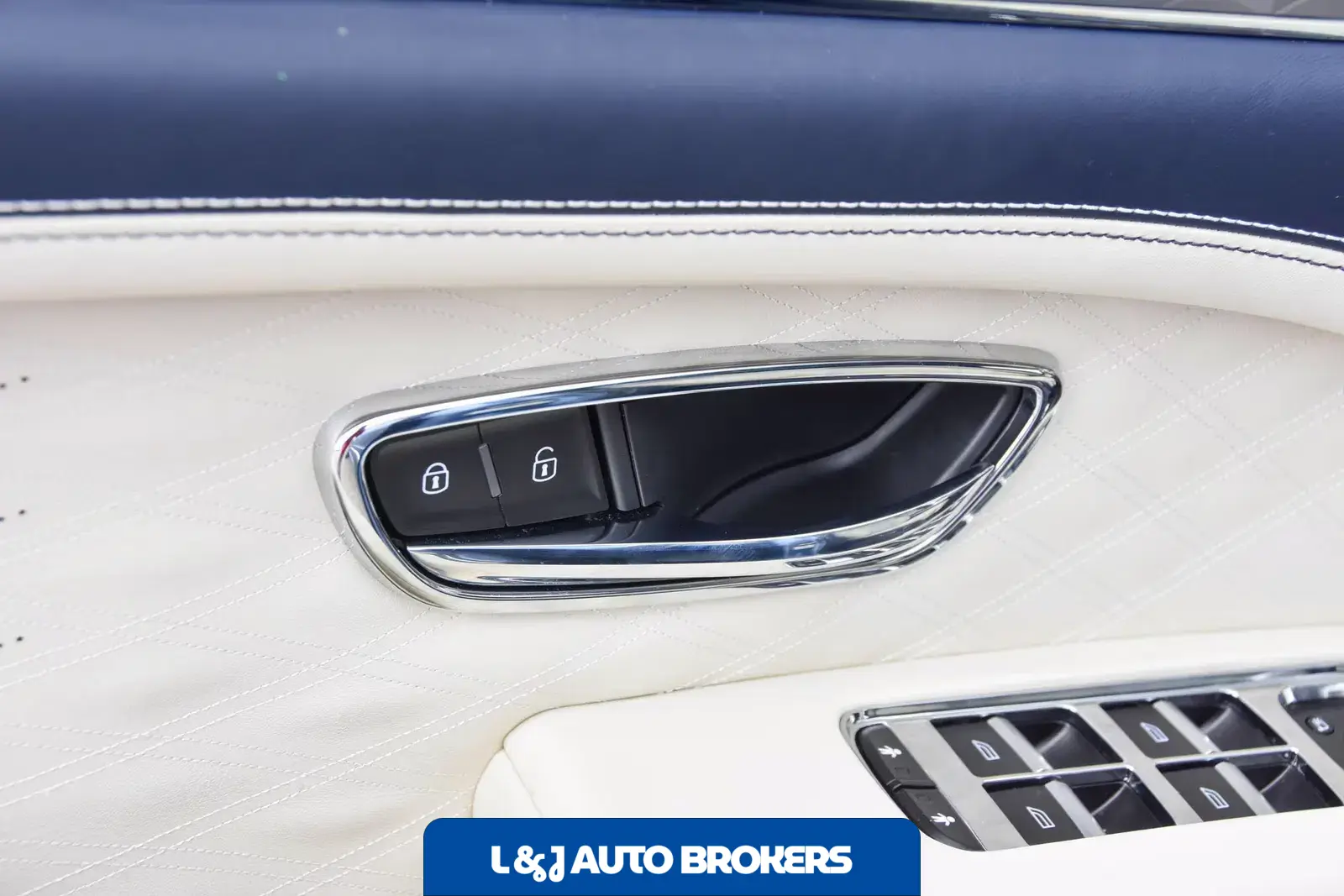 2023 Bentley Bentayga Azure V8
