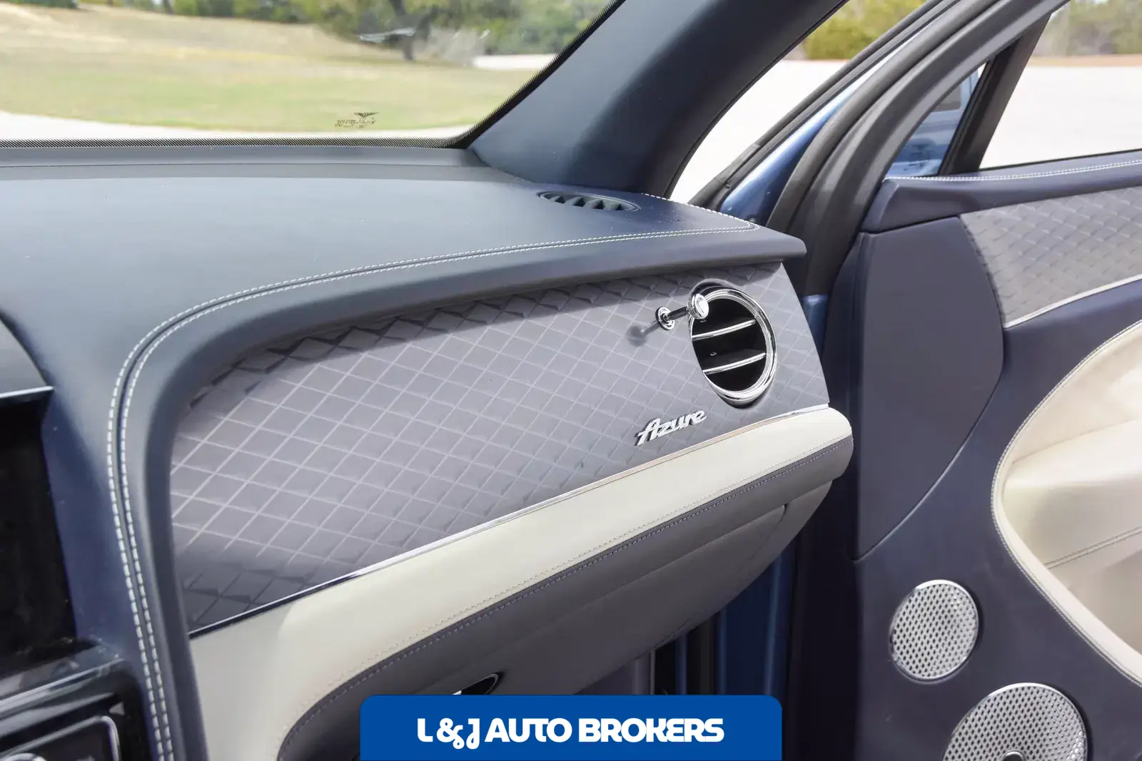 2023 Bentley Bentayga Azure V8
