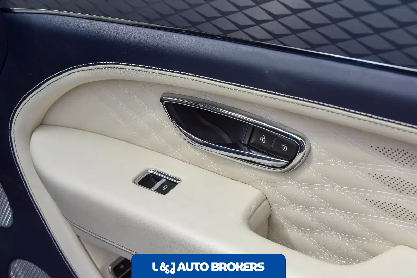 2023 Bentley Bentayga Azure V8
