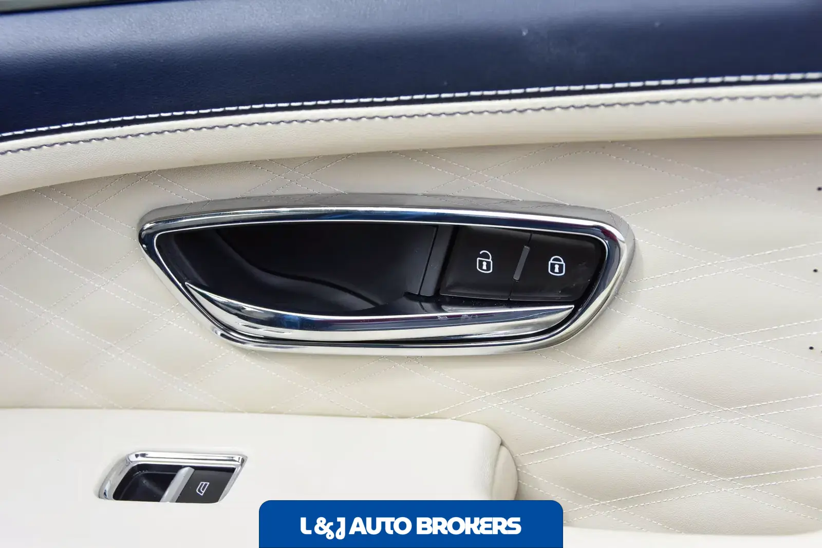 2023 Bentley Bentayga Azure V8