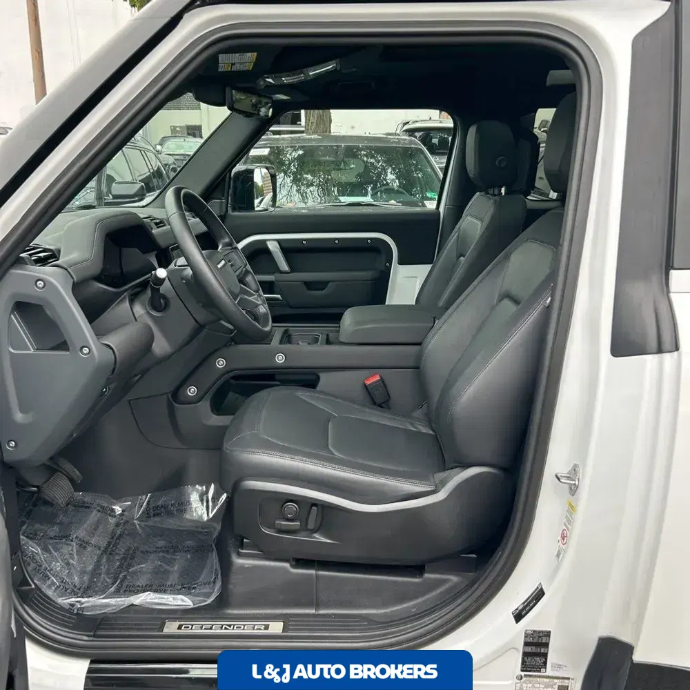 2024 Land Rover Defender 90 P400 X-Dynamic SE