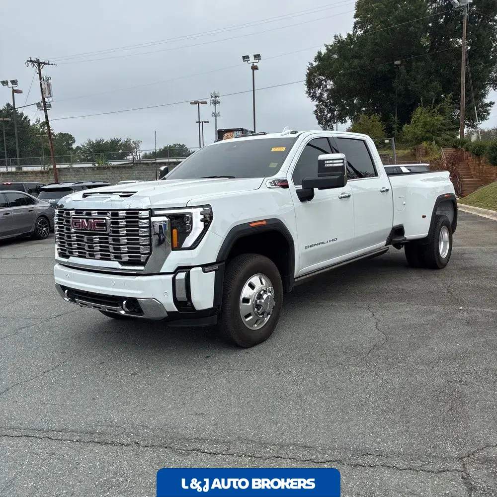 2025 GMC Sierra 3500HD Denali