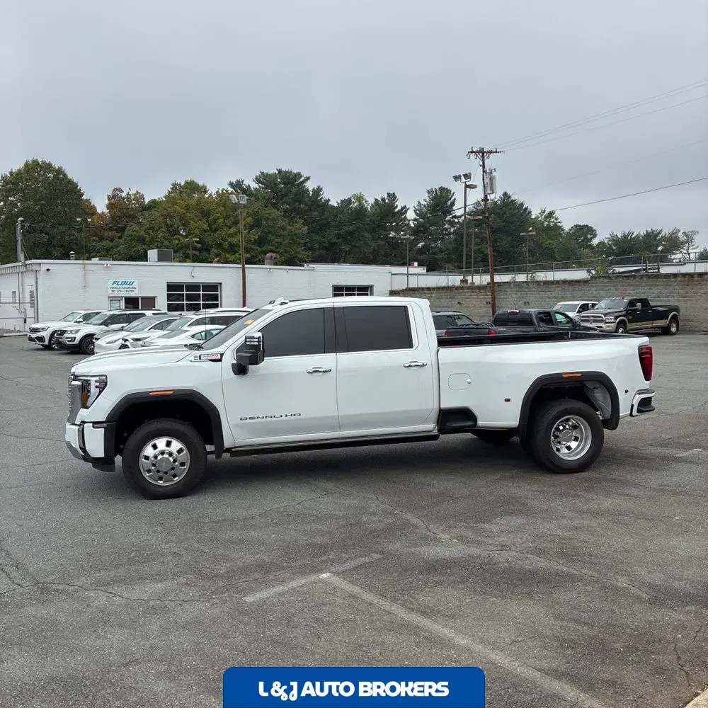 2025 GMC Sierra 3500HD Denali