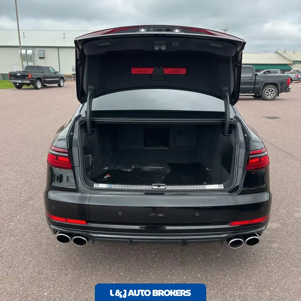 2022 Audi S8 4.0T quattro