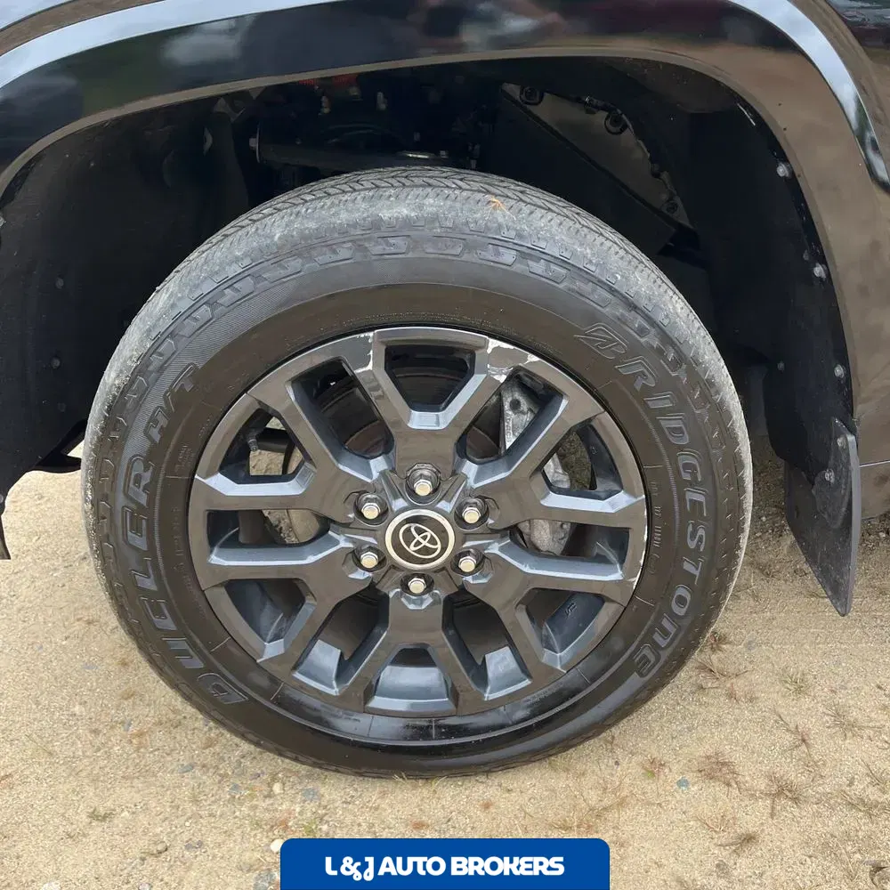 2023 Toyota Tundra Platinum HV