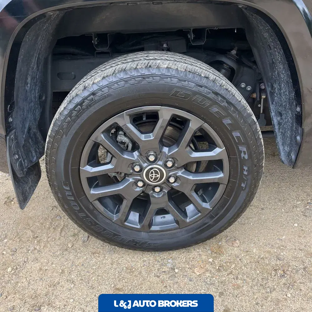 2023 Toyota Tundra Platinum HV
