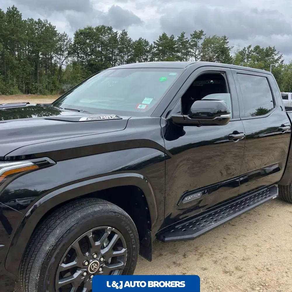2023 Toyota Tundra Platinum HV