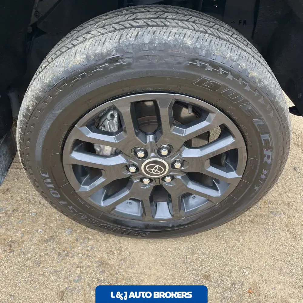 2023 Toyota Tundra Platinum HV