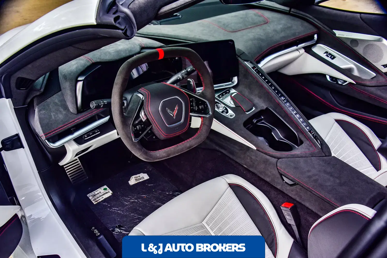 2023 Chevrolet Corvette Stingray Coupe 3LT Z51 70th Anniversary Edition