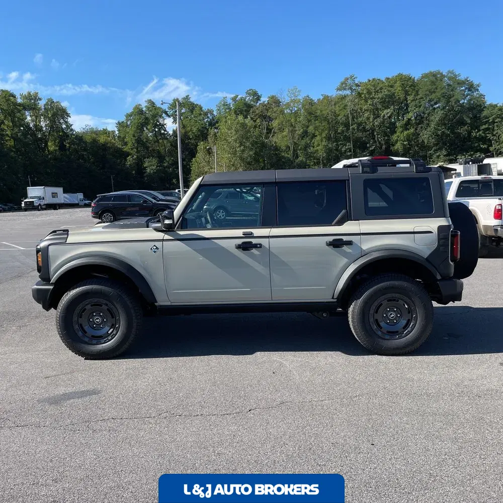 2025 Ford Bronco Outer Banks