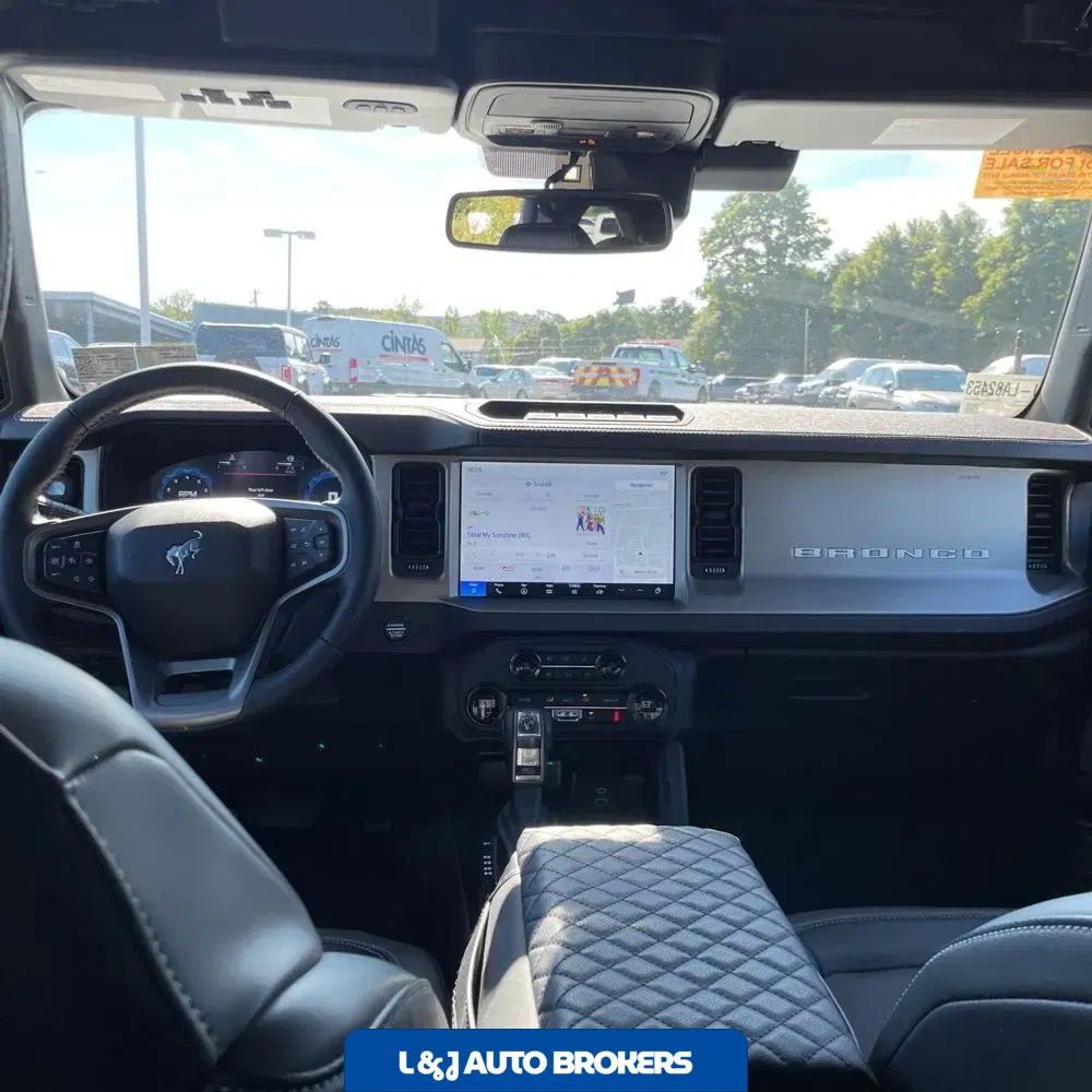 2025 Ford Bronco Outer Banks